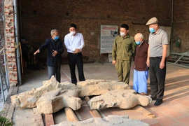 Những hiện vật quý còn được lưu giữ tại chùa Thiên Phúc. (Ảnh: Thanh Thương/TTXVN)