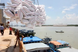 Nắm chắc tình hình xuất khẩu, nhập khẩu thóc gạo qua biên giới