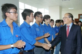 Chủ tịch Quốc hội dự lễ khai giảng tại Đại học Luật Hà Nội