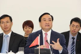 Phó Thủ tướng Hoàng Trung Hải thăm làm việc tại Hà Lan