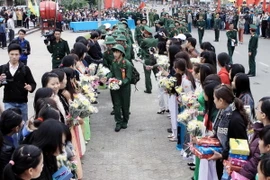 Gần 5.000 thanh niên Quân khu 4 lên đường nhập ngũ