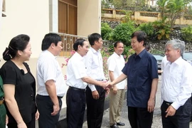 Thủ tướng Nguyễn Tấn Dũng làm việc với lãnh đạo tỉnh Yên Bái