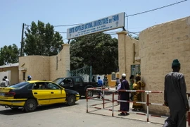 Y tá người Anh William Pooley nhiễm virus Ebola đã được xuất viện