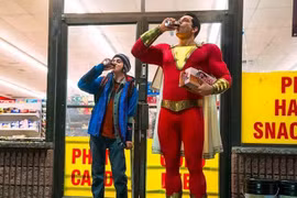 Warner Bros "đại náo" Comic Con bằng 4 trailer phim bom tấn