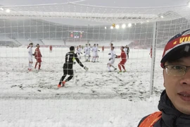 Phóng viên kể lại bức ảnh selfie để đời cùng bàn thắng của Quang Hải