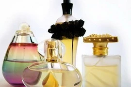 Bộ sưu tập hơn 5.000 lọ nước hoa