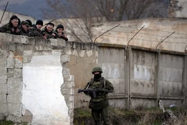 Binh sỹ Ukraine tại căn cứ quân sự ở Perevalnoye ngày 13/3/2014. (Nguồn: AFP/TTXVN)