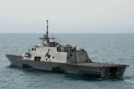 Tàu chiến USS Fort Worth của hải quân Mỹ. (Nguồn: AFP/TTXVN)