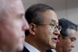 Thứ trưởng Ngoại giao Hàn Quốc Lim Sung-nam (giữa). (Nguồn: AFP/ TTXVN)