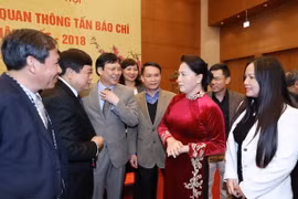Chủ tịch Quốc hội Nguyễn Thị Kim Ngân với lãnh đạo các cơ quan Thông tấn báo chí. (Ảnh: Trọng Đức/TTXVN)