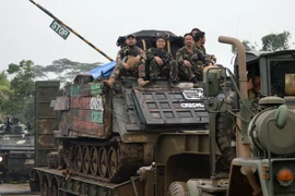 Binh sỹ Philippines tuần tra tại thành phố Marawi, đảo Mindanao. (Nguồn: AFP/TTXVN)