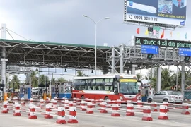 Trạm BOT Cai Lậy. (Ảnh: Nam Thái/TTXVN)