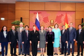 Chủ tịch Quốc hội Nguyễn Thị Kim Ngân tiếp Phó Chủ tịch Hội đồng Liên bang Nga Karelova Galina Nikolaevna và Phó Chủ tịch Duma Quốc gia Nga Epifanova Olga Nikoleavna. (Ảnh: Trọng Đức/TTXVN)