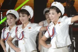 Đoàn nghệ thuật Moranbong của Triều Tiên biểu diễn tại Bình Nhưỡng tháng 10/2013. (Nguồn: Kyodo/TTXVN)