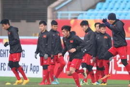 Các tuyển thủ U23 Việt Nam trong buổi tập. (Ảnh: Hoàng Linh/TTXVN)