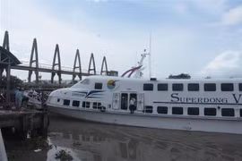 Tàu ra đảo Kiên Hải, Phú Quốc. (Ảnh minh họa: Lê Sen/TTXVN)