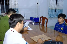 Đối tượng Nguyễn Hoàng Khang tại cơ quan công an. (Ảnh: Báo Giao thông)