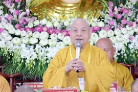 Hòa thượng Thích Thiện Nhơn, Chủ tịch Hội đồng Trị sự Giáo hội Phật giáo Việt Nam, phát biểu tại hội nghị. (Ảnh: Xuân Khu/TTXVN)