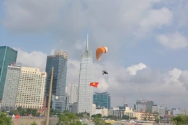 Thành phố Hồ Chí Minh không ngừng phát huy truyền thống cách mạng kiên cường, phấn đấu bền bỉ, năng động, sáng tạo, đoàn kết. (Ảnh minh họa: Thu Hương/TTXVN)