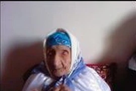 Algeria: Cụ bà 130 tuổi vẫn tự đi bầu cử
