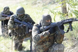 Tổng thống Ukraine ký luật trao quy chế đặc biệt cho vùng Donbass