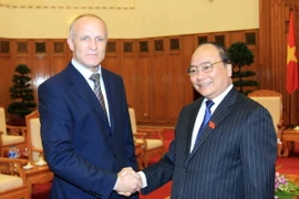 Phó Thủ tướng tiếp Ðoàn các nhà khoa học y tế Liên bang Nga