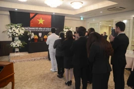 Đại sứ quán Việt Nam tại Nhật Bản tổ chức Lễ viếng Chủ tịch nước Trần Đại Quang. (Ảnh: Thành Hữu/Vietnam+)