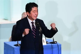 Thủ tướng Nhật Bản Shinzo Abe được bầu lại làm Chủ tịch đảng Dân chủ tự do (LDP) cầm quyền. (Nguồn: AFP/TTXVN)