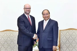 Thủ tướng Nguyễn Xuân Phúc tiếp ông Adam Sitkoff, Giám đốc điều hành Hiệp hội Doanh nghiệp Hoa Kỳ. (Ảnh: Thống Nhất/TTXVN)