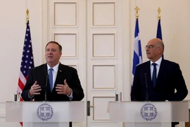 Ngoại trưởng Mỹ Mike Pompeo (trái) đang có chuyến thăm Hy Lạp, đề cao vai trò của nước này đối với ổn định tại khu vực. (Nguồn: theworldnews)
