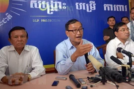 Thủ tướng Prayut cấm thủ lĩnh đối lập Campuchia về nước qua Thái Lan