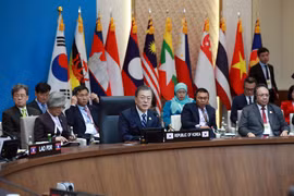 Tổng thống Moon nhấn mạnh hợp tác và đoàn kết giữa Hàn Quốc và ASEAN