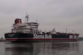 Tàu chở dầu Stena Impero của Anh tại eo biển Hormuz. (Nguồn: IRNA/TTXVN)