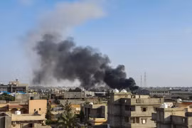 Libya: Quân đội miền Đông không kích lực lượng Chính phủ
