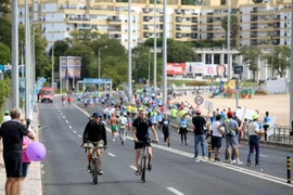 Người dân hưởng ứng Ngày không xe hơi tại Oeiras, gần Lisbon, Bồ Đào Nha, ngày 22/9/2019. (Nguồn: THX/TTXVN)