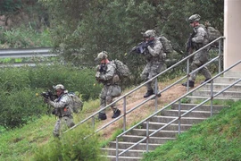 Binh sỹ tham gia cuộc tập trận chung Hàn Quốc - Mỹ tại Pocheon, cách thủ đô Seoul của Hàn Quốc 70km về phía đông bắc, ngày 19/9/2017. (Nguồn: AFP/TTXVN)