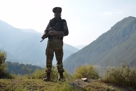 Giao tranh dữ dội giữa binh sỹ Ấn Độ-Pakistan dọc ranh giới ở Kashmir