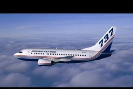Thêm một loại máy bay của Boeing phải ngừng bay do có vết nứt ở thân