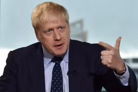Trong ảnh: Thủ tướng Anh Boris Johnson trả lời phỏng vấn kênh truyền hình BBC tại Salford, gần Manchester ngày 29/9/2019. (Nguồn: AFP/TTXVN)