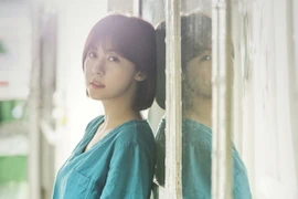 Tạo hình của Ha Ji Won trong phim "Con tàu y đức." (Ảnh: VTV)