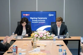 Insider và Sun World đã chính thức ký kết hợp tác để phát triển ngành du lịch. (Ảnh: PV/Vietnam+)