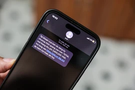 Nhiều người dùng nhận được tin nhắn lừa đảo. (Ảnh: Minh Sơn/Vietnam+)