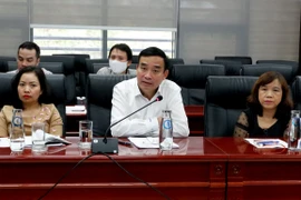 Phó Chủ tịch Thường trực UBND thành phố Lê Trung Chinh chủ trì buổi làm việc với đoàn công tác Ngân hàng Phát triển châu Á. (Nguồn: danang.gov.vn)