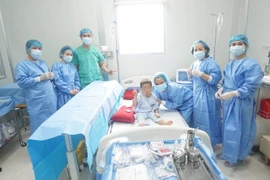 Sức khỏe bệnh nhi đến nay đã hồi phục ổn định trở lại và xuất viện. (Ảnh: TTXVN)