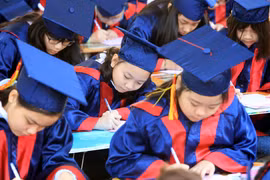 [Photo] Khai bút đầu Xuân tại Khu tưởng niệm Vương triều nhà Mạc