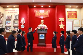 Vinh dự và tự hào với bề dày truyền thống lịch sử, vào Lễ kỷ niệm 100 năm thành lập tới đây, trường trung học cơ sở Ngô Sĩ Liên sẽ được đón nhận Huân chương Độc lập hạng Nhì. (Ảnh: Thanh Tùng/TTXVN) 