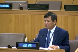 Đại sứ Đặng Đình Quý đại diện các nước ASEAN phát biểu. (Ảnh: Khắc Hiếu/TTXVN)
