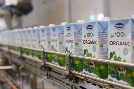 Trong năm 2019, Vinamilk liên tiếp ra mắt các dòng sản phẩm siêu cao cấp như Sữa bột trẻ em Yoko, Organic để mang đến nhiều sự lựa chọn cho người tiêu dùng. (Nguồn: Vietnam+)
