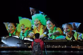 Nhà hát con sò Sydney với những hình ảnh cổ vũ vai trò chủ nhà giải bóng đá nữ thế giơi 2023. (Nguồn: EPA)
