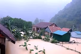 Nhà phao giúp người dân xã Tân Hóa tránh lũ an toàn. (Ảnh: Nhà chống lũ)